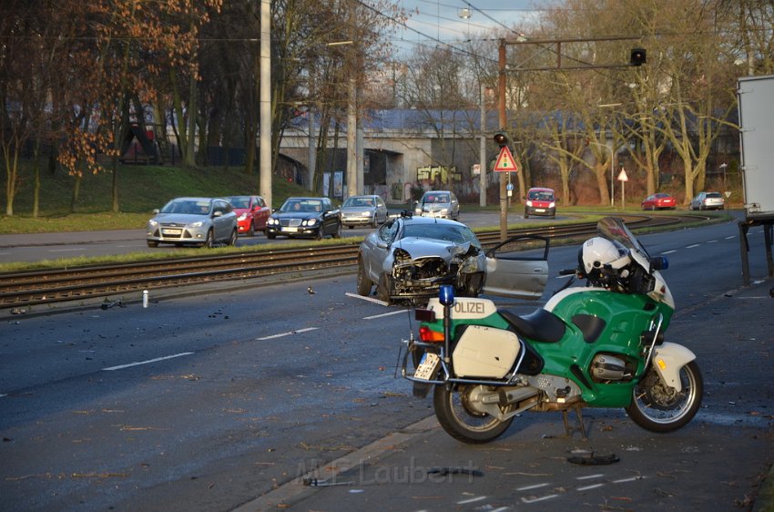 VU PKW Baum Koeln Muelheim Pfaelzischer Ring P062.JPG